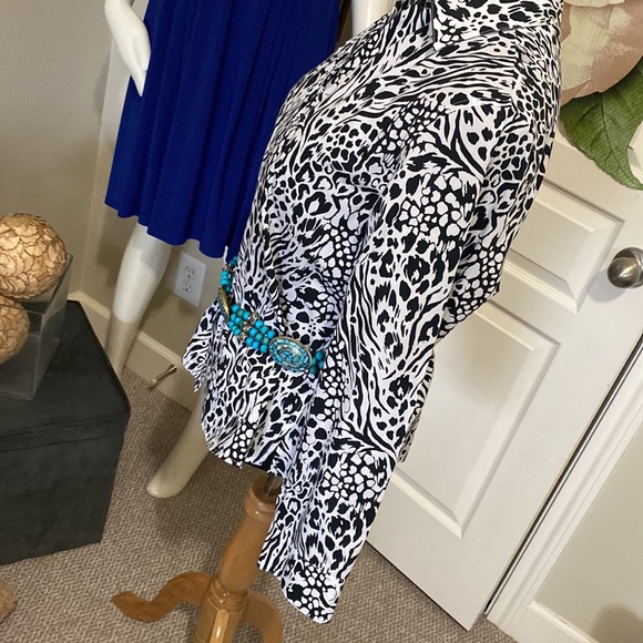 Black and white zebra print button front shirt! - Picture 7 of 10